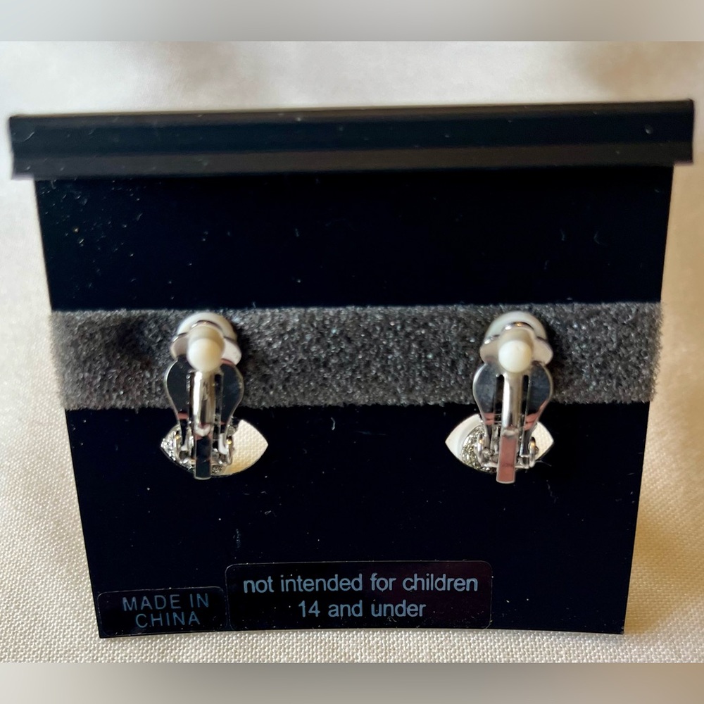 Spring Street Pearl and Cubic Zirconia Drop Earrings, New With Tags - Picture 4 of 16